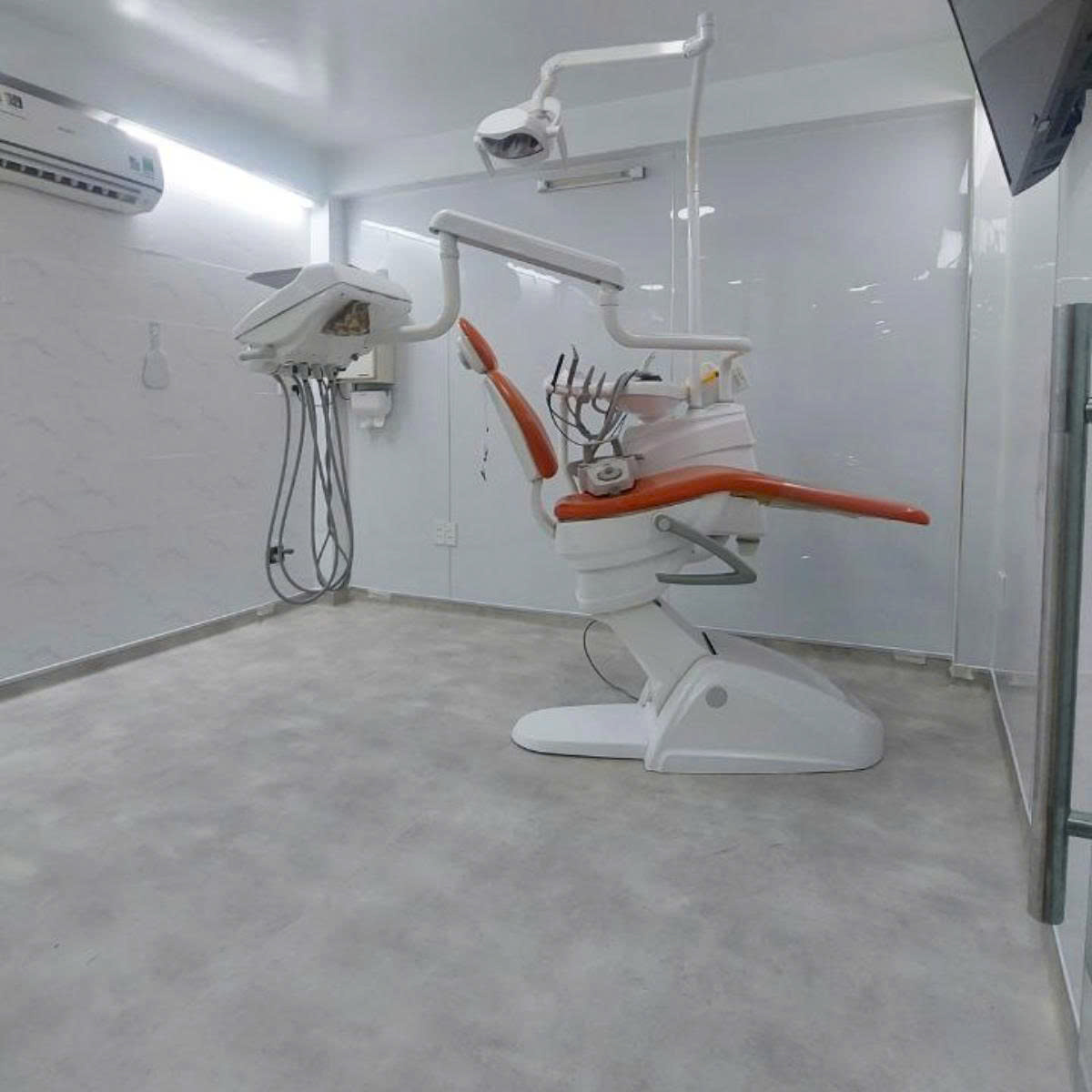 NHA KHOA TÂN ĐỊNH