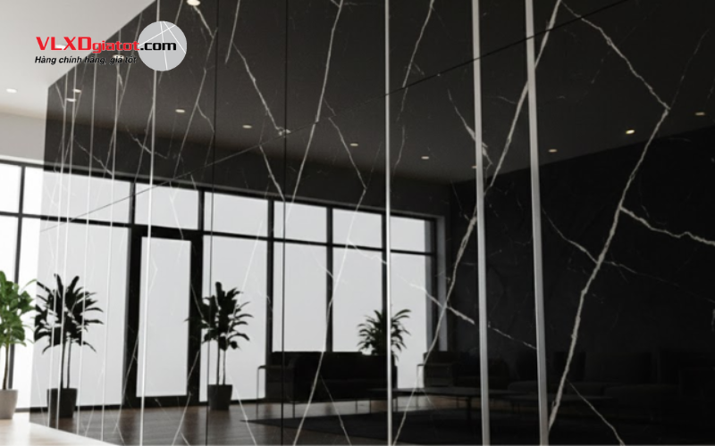 Vì sao tấm Alu vân đá đen đang được ưa chuộng?